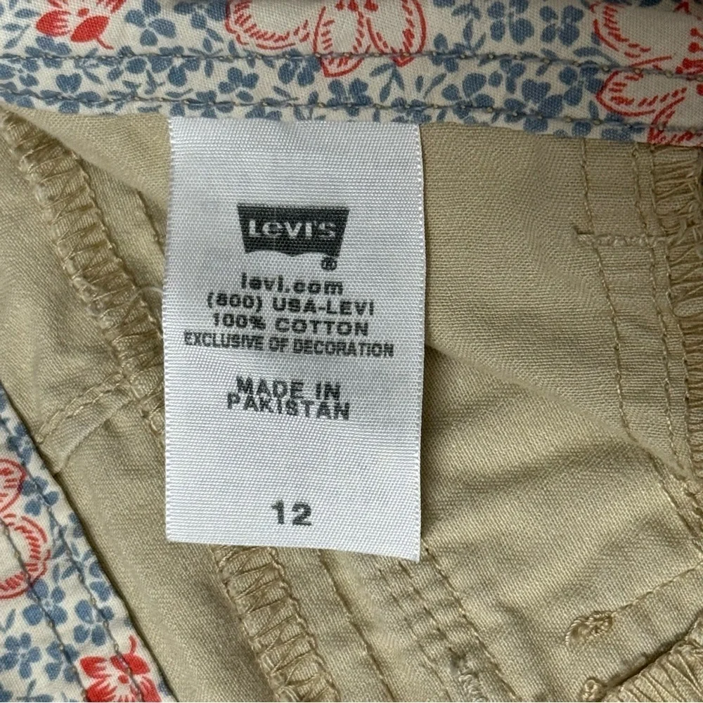 Levi's Women's Tan Cargo Shorts